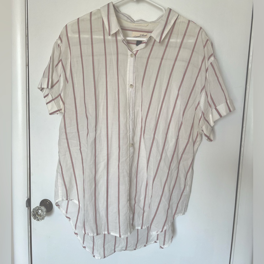 Button-up short sleeve shirt